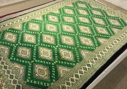 green rug